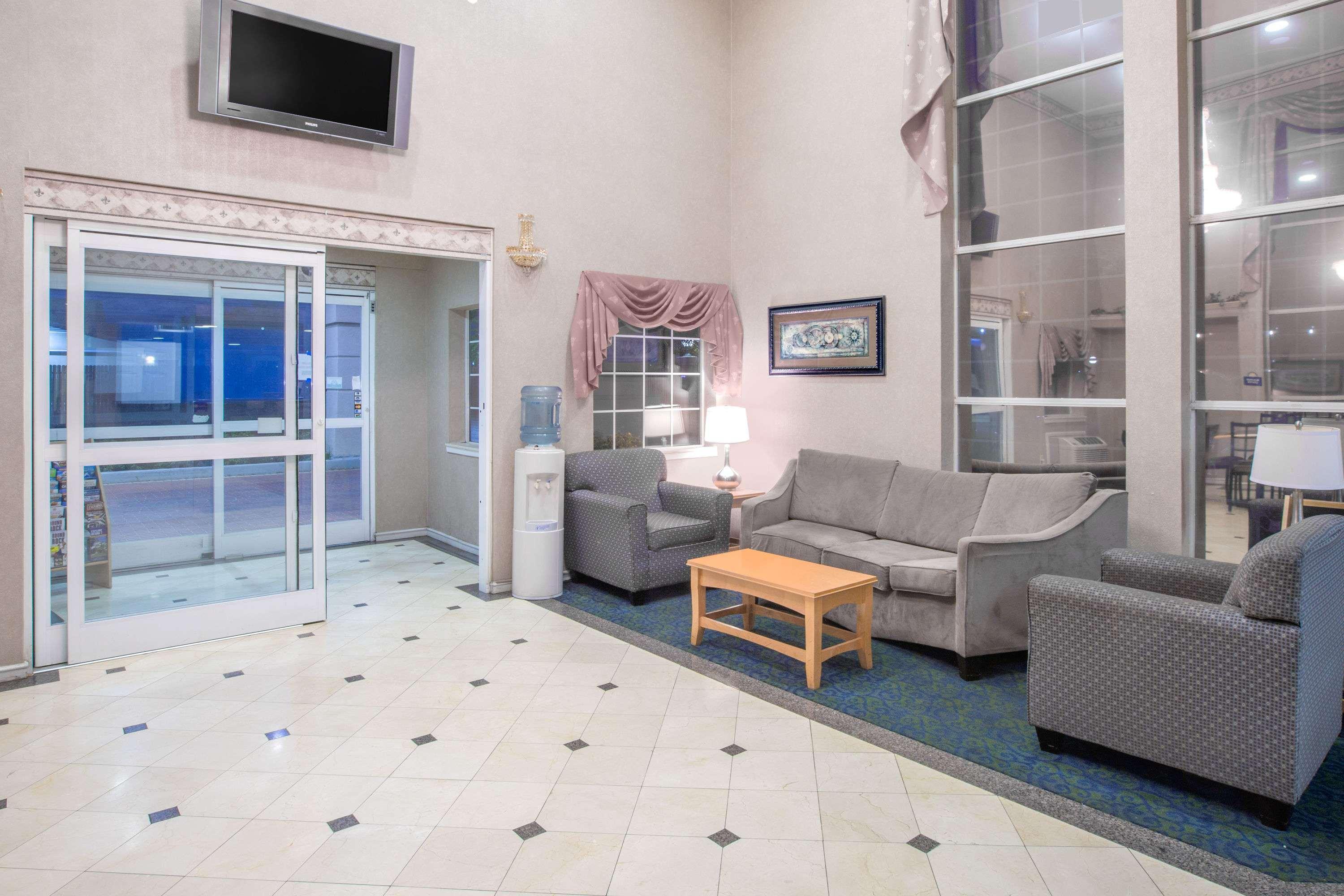Days Inn By Wyndham Nacogdoches/Sfa University/Downtown Exterior foto
